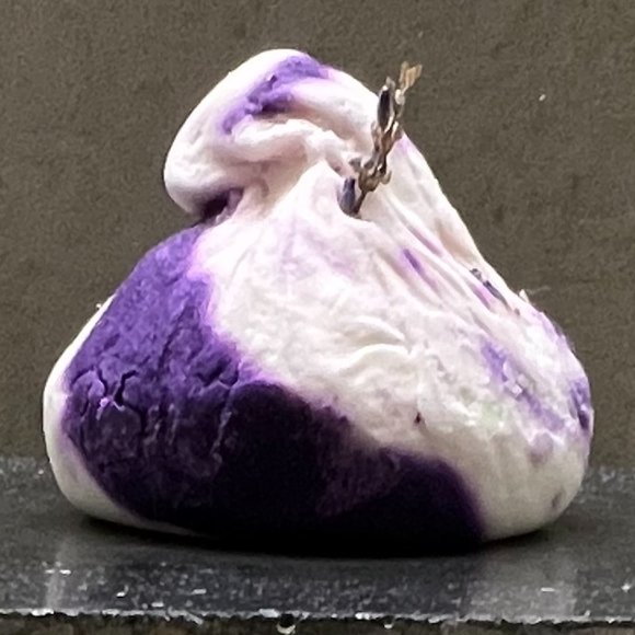 LUSH Retro Limited Edition Kitchen Exclusive A French Kiss Bubble Bar, 3.5 ozs. - Picture 1 of 4